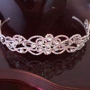 Tiara great condition